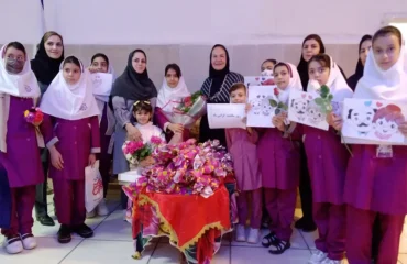 بازدید دانش آموزان مدرسه شایستگان و فرشتگان به مناسبت روز جهانی سالمندان
