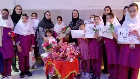 بازدید دانش آموزان مدرسه شایستگان و فرشتگان به مناسبت روز جهانی سالمندان